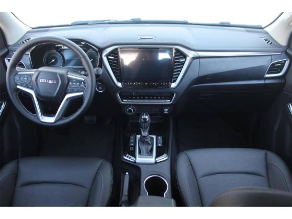 Isuzu D-Max III с пробегом 2025 года, цена 4 250 000 рублей, 73 км, offers.body_type.unknown, Автокод Объявления