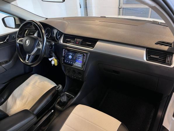 Skoda Rapid I с пробегом 2016 года, цена 930 000 рублей, 212431 км, лифтбек, Автокод Объявления