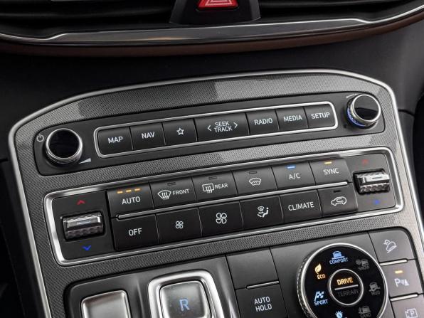 Hyundai Santa Fe IV Рестайлинг с пробегом 2022 года, цена 4 300 000 рублей, 53688 км, внедорожник, Автокод Объявления
