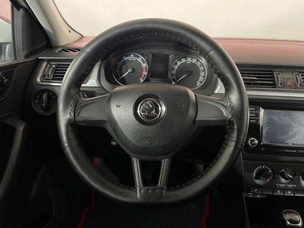 Skoda Rapid I с пробегом 2017 года, цена 935 000 рублей, 205820 км, лифтбек, Автокод Объявления