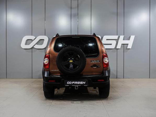 Chevrolet Niva I Рестайлинг с пробегом 2018 года, цена 879 000 рублей, 79381 км, внедорожник, Автокод Объявления
