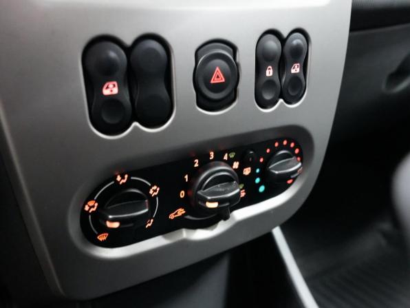 Renault Logan I Рестайлинг с пробегом 2015 года, цена 582 000 рублей, 138000 км, седан, Автокод Объявления