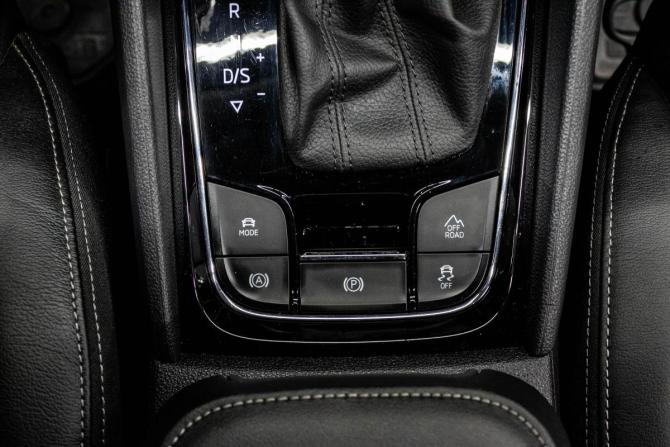 Skoda Karoq I с пробегом 2020 года, цена 2 149 000 рублей, 180679 км, внедорожник, Автокод Объявления