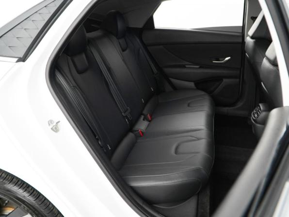 Hyundai Elantra VII (CN7) Рестайлинг с пробегом 2023 года, цена 1 987 077 рублей, 66202 км, седан, Автокод Объявления