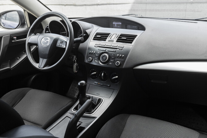 Mazda 3 II (BL) Рестайлинг с пробегом 2012 года, цена 730 000 рублей, 245000 км, седан, Автокод Объявления
