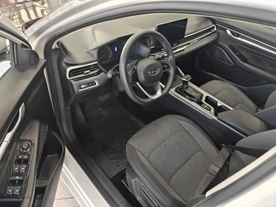 Geely Emgrand II Москва  - изображение 9