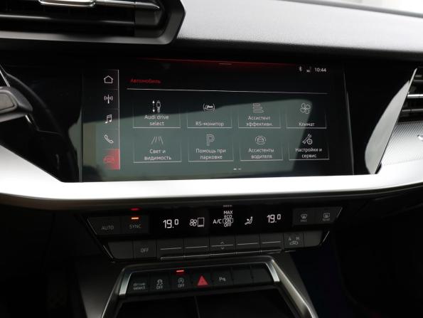 Audi A3 IV (8Y) с пробегом 2021 года, цена 2 898 000 рублей, 42770 км, хэтчбек, Автокод Объявления