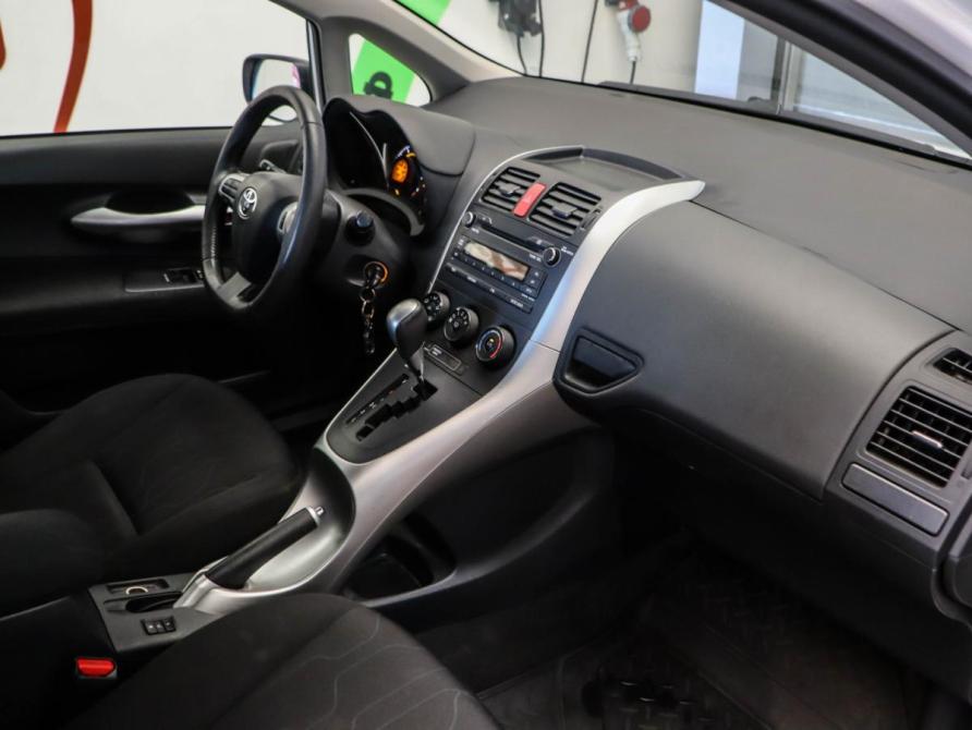Toyota Auris I Рестайлинг Москва  - изображение 17