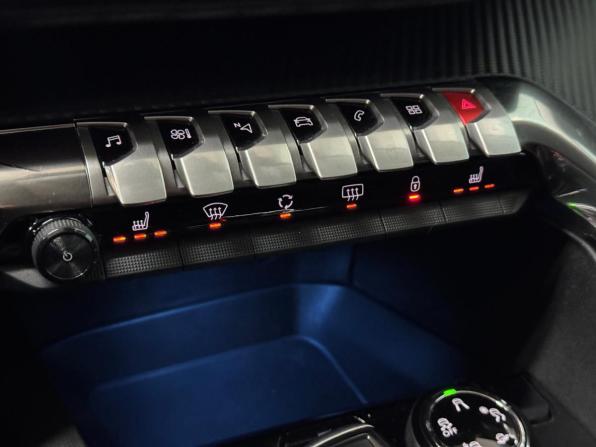Peugeot 3008 II с пробегом 2020 года, цена 1 800 000 рублей, 130638 км, внедорожник, Автокод Объявления