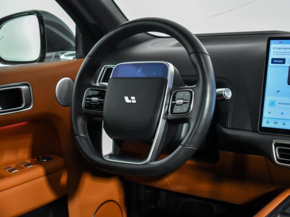 Li Auto (Lixiang) L9 I с пробегом 2023 года, цена 5 390 000 рублей, 93000 км, внедорожник, Автокод Объявления
