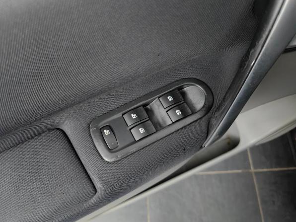 Renault Scenic II Рестайлинг с пробегом 2008 года, цена 649 000 рублей, 248850 км, минивэн, Автокод Объявления