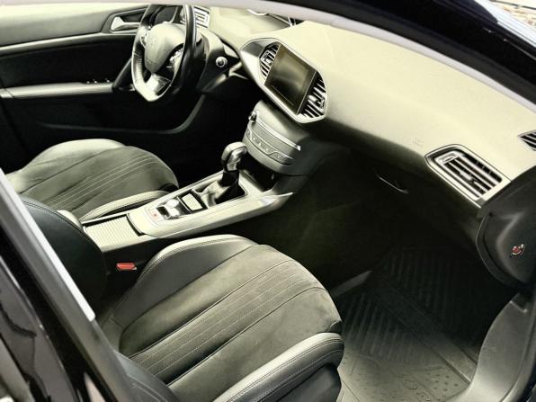 Peugeot 308 II Рестайлинг с пробегом 2018 года, цена 1 190 000 рублей, 106775 км, хэтчбек, Автокод Объявления
