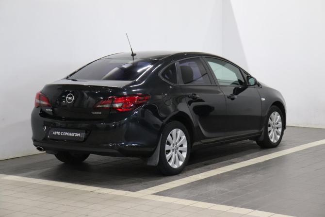 Opel Astra J Рестайлинг с пробегом 2013 года, цена 667 000 рублей, 209000 км, седан, Автокод Объявления