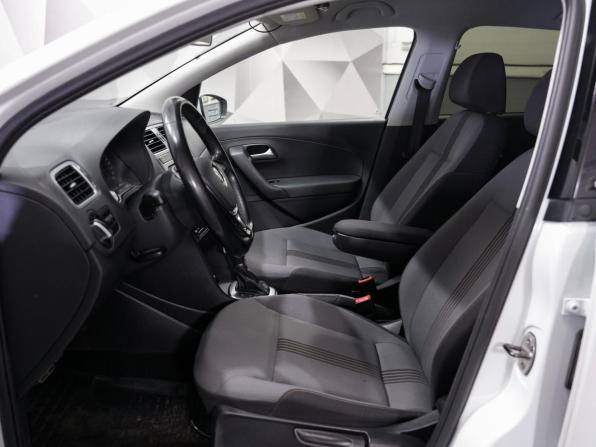 Volkswagen Polo V Рестайлинг с пробегом 2016 года, цена 1 295 000 рублей, 79000 км, седан, Автокод Объявления
