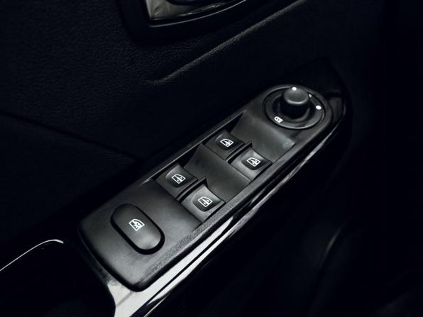 Renault Kaptur I с пробегом 2016 года, цена 1 355 000 рублей, 67306 км, внедорожник, Автокод Объявления