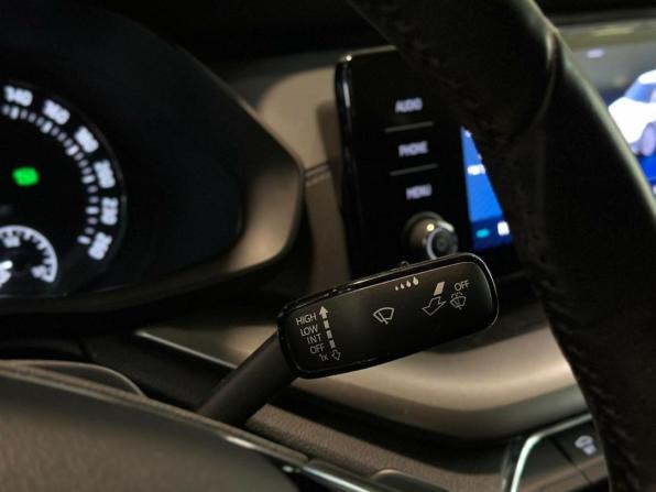 Skoda Octavia IV (A8) с пробегом 2021 года, цена 2 250 000 рублей, 126990 км, лифтбек, Автокод Объявления