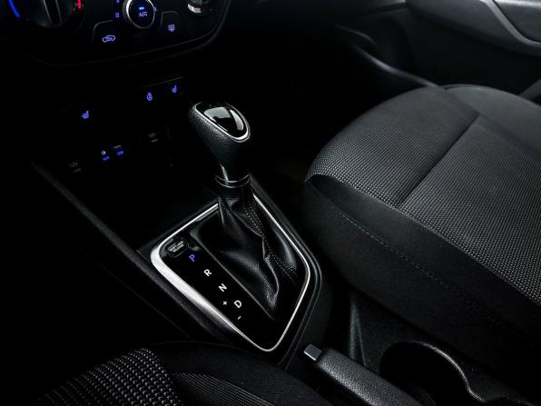 Hyundai Solaris II с пробегом 2017 года, цена 1 249 000 рублей, 140000 км, седан, Автокод Объявления