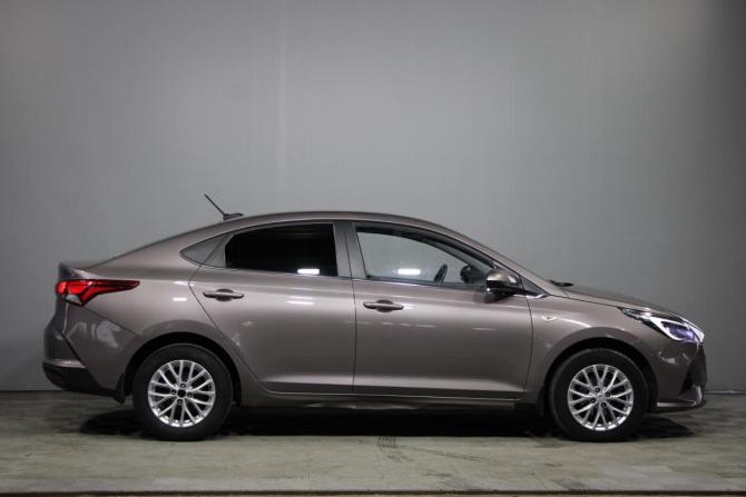 Hyundai Solaris II Рестайлинг с пробегом 2020 года, цена 1 525 000 рублей, 135000 км, седан, Автокод Объявления
