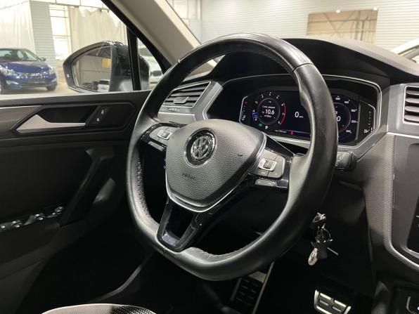 Volkswagen Tiguan II с пробегом 2019 года, цена 2 940 000 рублей, 53945 км, внедорожник, Автокод Объявления