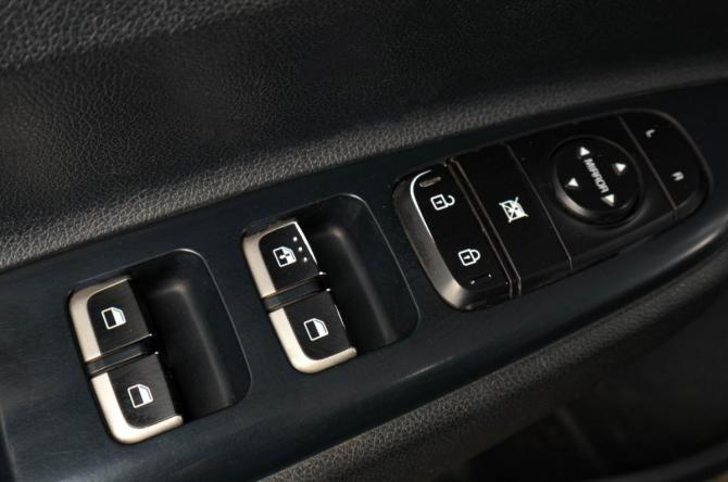 Kia Rio IV Рестайлинг с пробегом 2019 года, цена 1 499 000 рублей, 140000 км, хэтчбек, Автокод Объявления