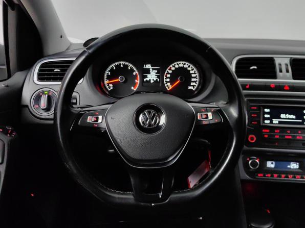 Volkswagen Polo V Рестайлинг с пробегом 2016 года, цена 845 000 рублей, 196484 км, седан, Автокод Объявления