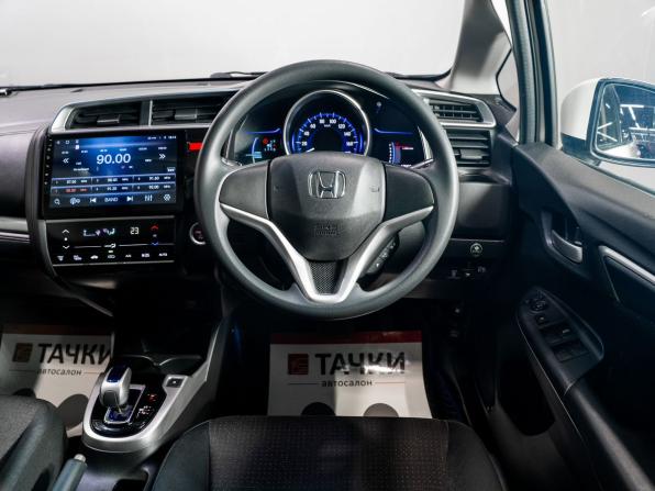 Honda Fit III с пробегом 2016 года, цена 970 000 рублей, 178332 км, хэтчбек, Автокод Объявления