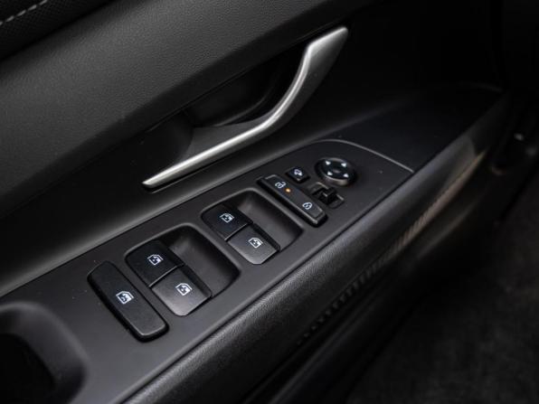 Hyundai Elantra VII (CN7) Рестайлинг с пробегом 2024 года, цена 2 190 000 рублей, 29038 км, седан, Автокод Объявления
