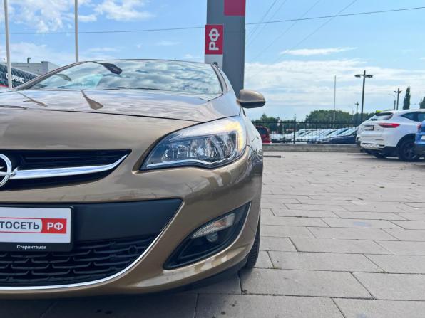 Opel Astra J Рестайлинг с пробегом 2014 года, цена 800 000 рублей, 129285 км, седан, Автокод Объявления