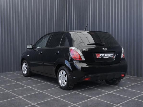 Kia Rio II Рестайлинг с пробегом 2011 года, цена 597 000 рублей, 215000 км, хэтчбек, Автокод Объявления