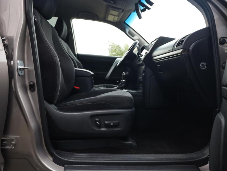 Toyota Land Cruiser Prado 150 Series Рестайлинг 3 Санкт-Петербург  - изображение 24