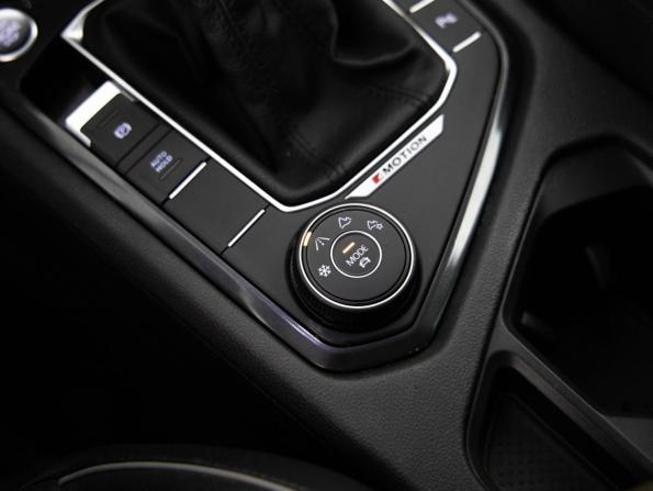 Volkswagen Tiguan II Рестайлинг с пробегом 2021 года, цена 2 175 000 рублей, 226344 км, внедорожник, Автокод Объявления