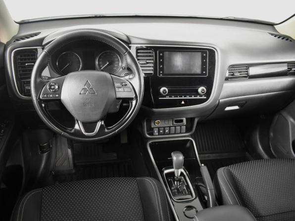 Mitsubishi Outlander III Рестайлинг 3 с пробегом 2021 года, цена 2 250 000 рублей, 77808 км, внедорожник, Автокод Объявления