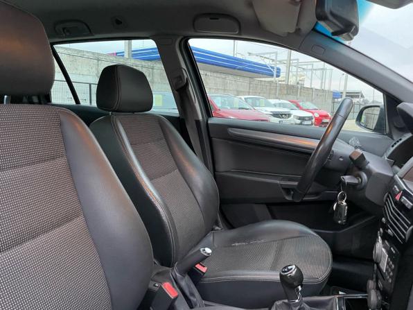 Opel Astra H Рестайлинг с пробегом 2012 года, цена 570 000 рублей, 310000 км, универсал, Автокод Объявления