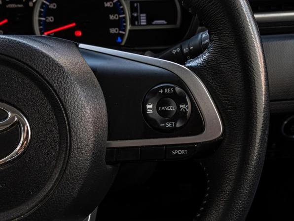 Toyota Roomy I Рестайлинг с пробегом 2021 года, цена 1 477 000 рублей, 54391 км, микровэн, Автокод Объявления