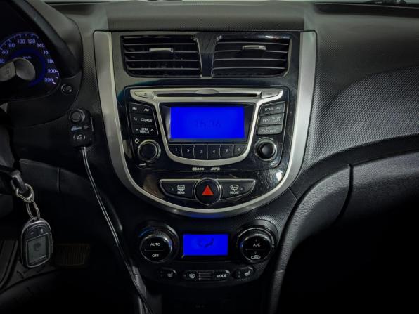Hyundai Solaris I с пробегом 2011 года, цена 779 900 рублей, 174000 км, хэтчбек, Автокод Объявления