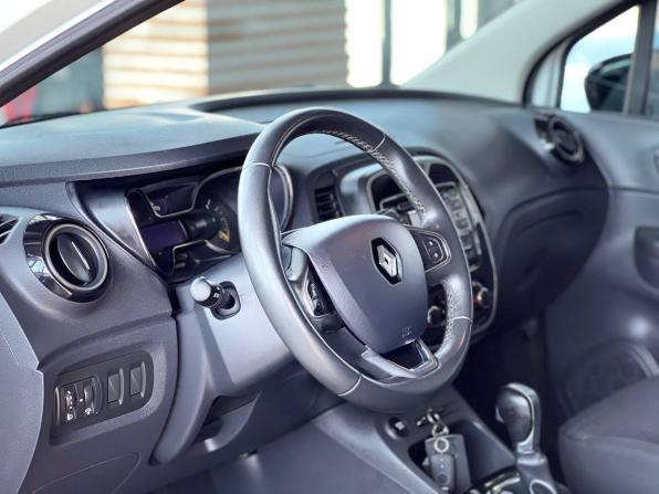 Renault Kaptur I с пробегом 2016 года, цена 1 590 000 рублей, 64100 км, внедорожник, Автокод Объявления