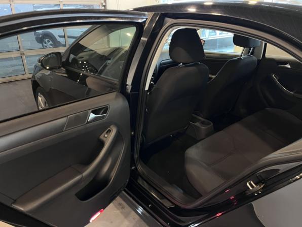 Volkswagen Jetta VI с пробегом 2014 года, цена 980 000 рублей, 107341 км, седан, Автокод Объявления