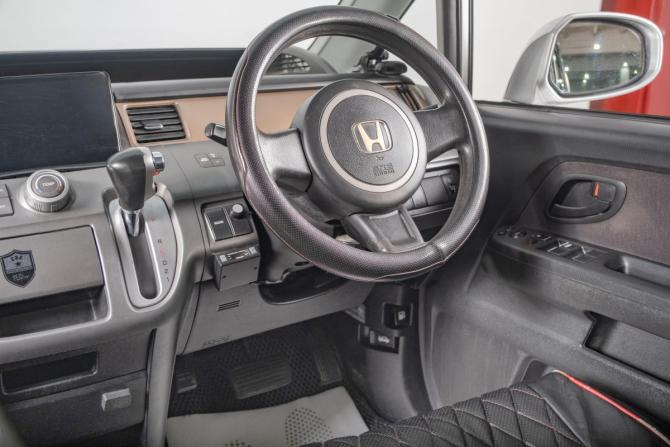 Honda Stepwgn III с пробегом 2009 года, цена 1 349 000 рублей, 209000 км, минивэн, Автокод Объявления