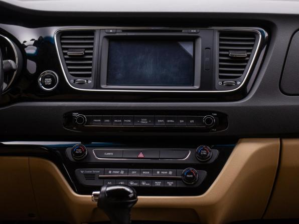 Kia Carnival III с пробегом 2016 года, цена 2 410 000 рублей, 122470 км, минивэн, Автокод Объявления