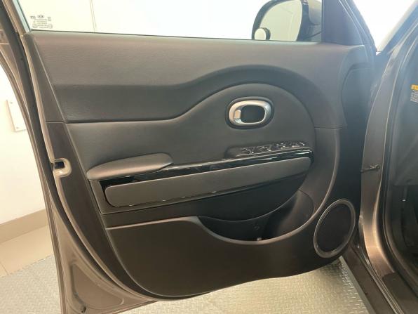 Kia Soul II Рестайлинг с пробегом 2019 года, цена 1 620 000 рублей, 78000 км, хэтчбек, Автокод Объявления