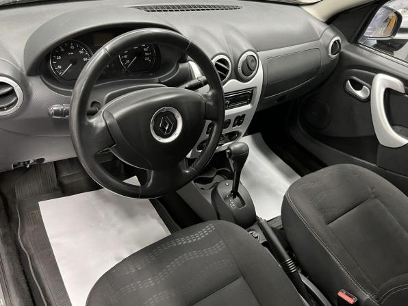 Renault Sandero I с пробегом 2013 года, цена 700 000 рублей, 235161 км, хэтчбек, Автокод Объявления