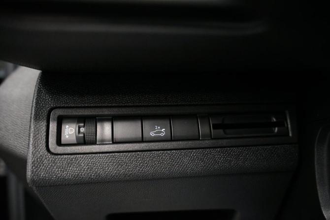 Peugeot 3008 II с пробегом 2018 года, цена 1 988 000 рублей, 100000 км, внедорожник, Автокод Объявления