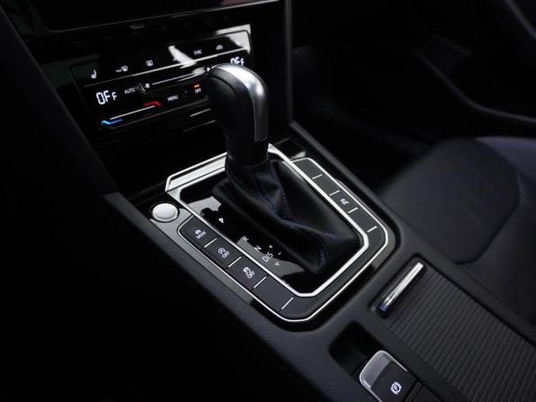 Volkswagen Arteon R с пробегом 2021 года, цена 6 199 977 рублей, 35074 км, универсал, Автокод Объявления