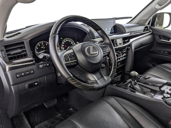 Lexus LX III Рестайлинг 2 с пробегом 2018 года, цена 5 390 000 рублей, 365339 км, внедорожник, Автокод Объявления