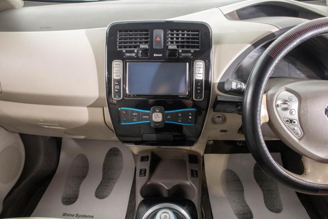 Nissan Leaf I (ZE0/AZE0) с пробегом 2013 года, цена 949 000 рублей, 230000 км, хэтчбек, Автокод Объявления