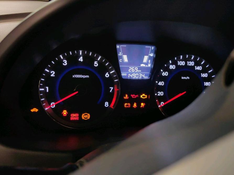 Hyundai Solaris I Санкт-Петербург  - изображение 3