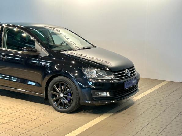 Volkswagen Polo V Рестайлинг с пробегом 2019 года, цена 1 517 000 рублей, 96000 км, седан, Автокод Объявления
