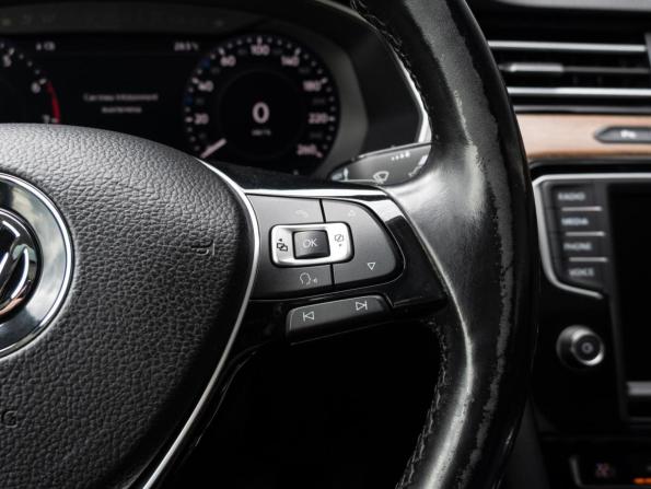 Volkswagen Passat B8 с пробегом 2017 года, цена 2 520 000 рублей, 167915 км, седан, Автокод Объявления