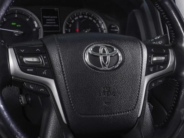 Toyota Land Cruiser 200 Series Рестайлинг 2 с пробегом 2018 года, цена 7 350 000 рублей, 165318 км, внедорожник, Автокод Объявления