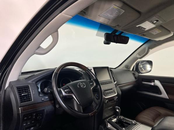 Toyota Land Cruiser 200 Series Рестайлинг 2 с пробегом 2018 года, цена 6 677 000 рублей, 136000 км, внедорожник, Автокод Объявления